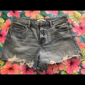 Carly jeans size large denim shorts